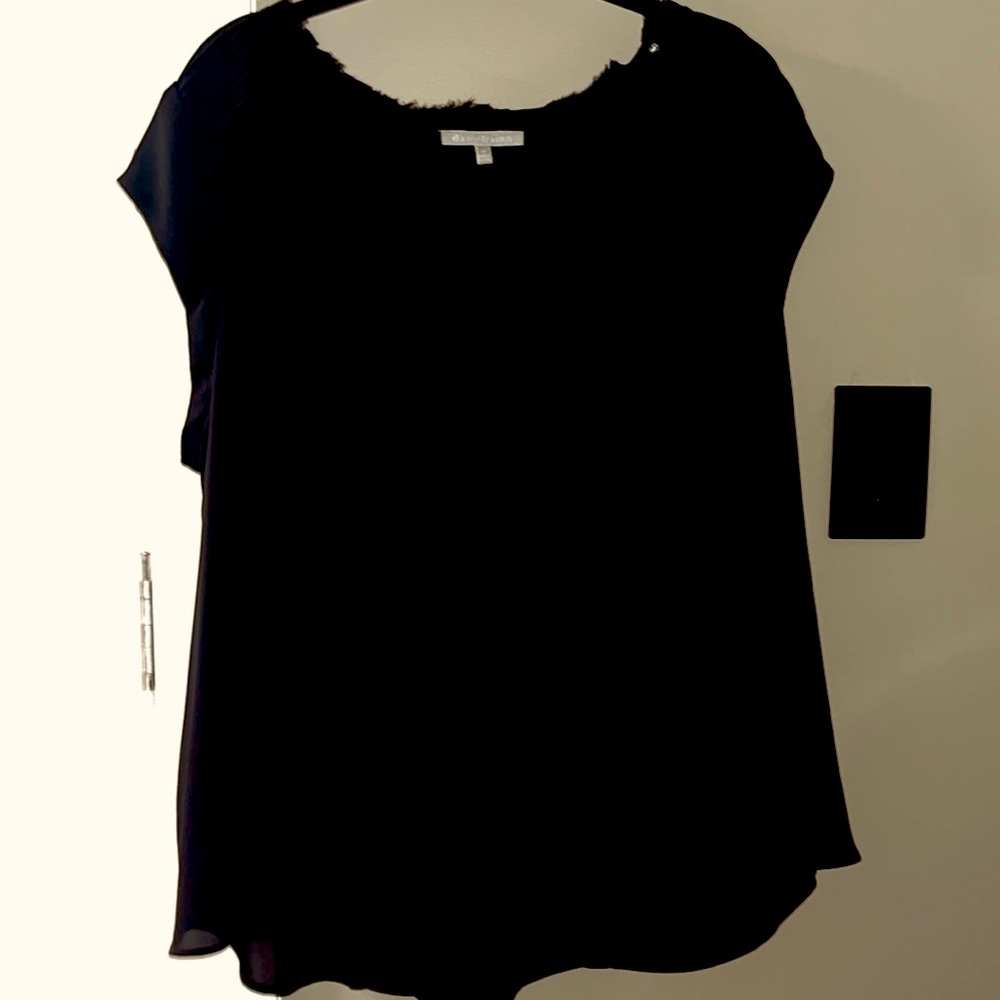 Black Daniel Rainn sort sleeve shirt